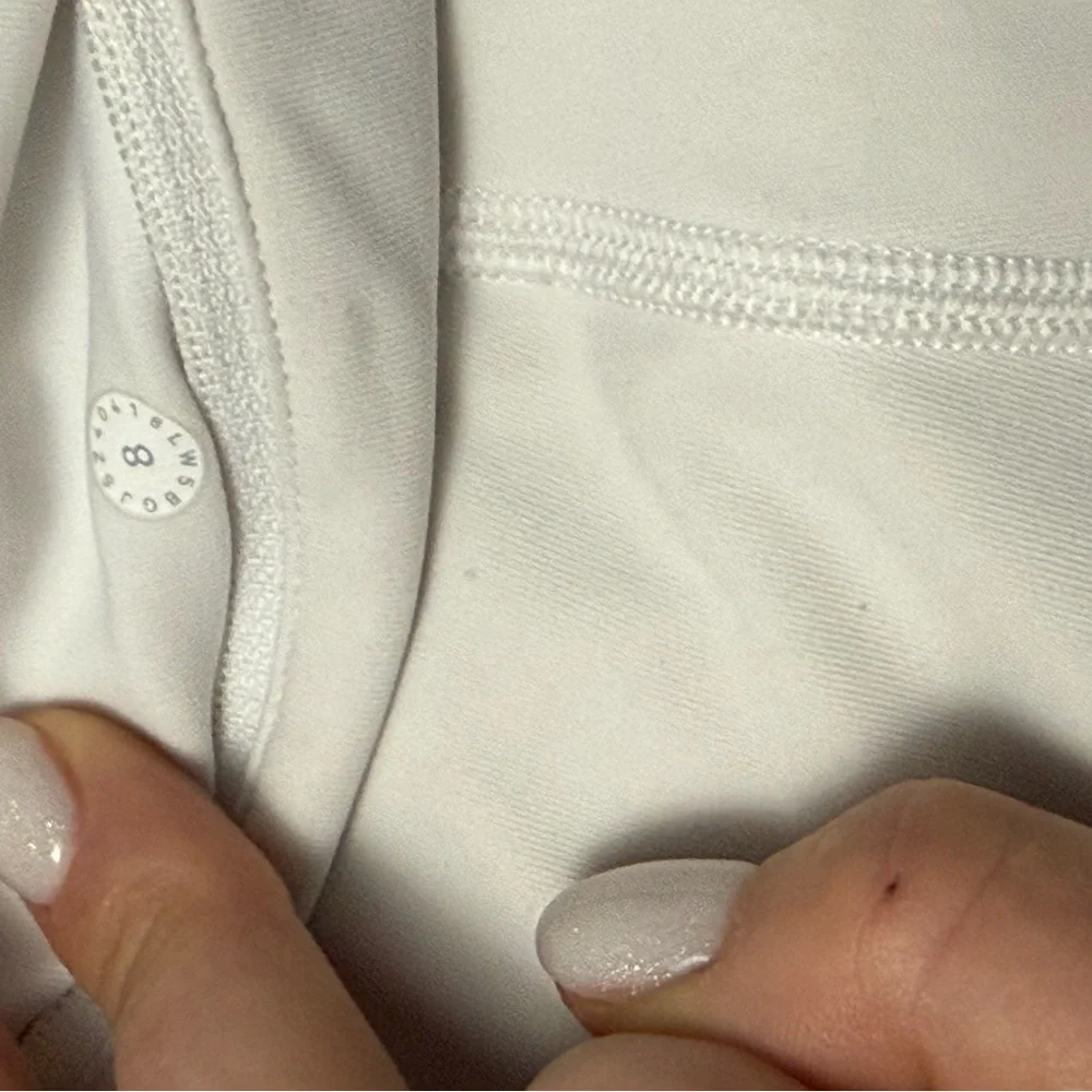 White High-Waisted Leggings - Picture 4 of 4